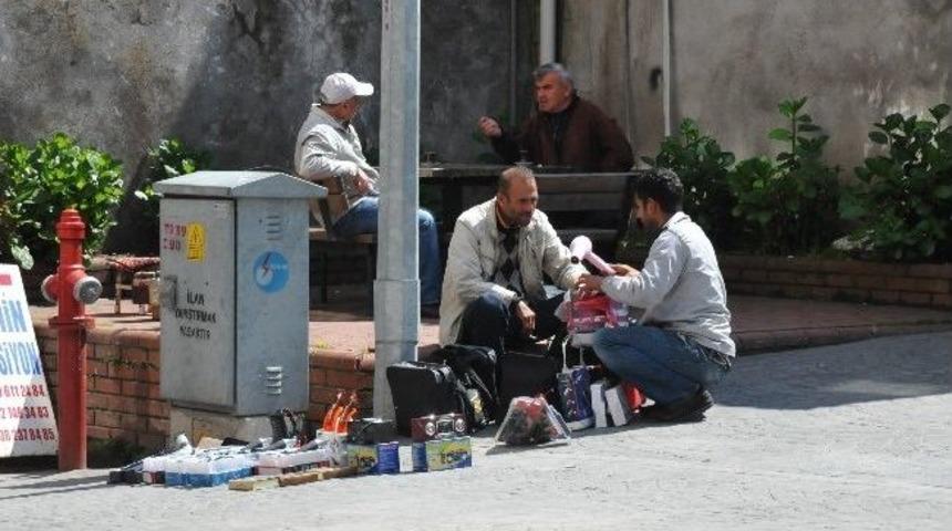 Havalar A&ccedil;tı Seyyar Satıcılara G&uuml;n Doğdu