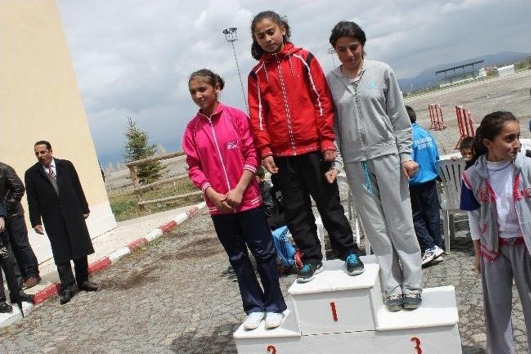 Tekmanlı &Ouml;ğrencilerin Sponsor Arayışı