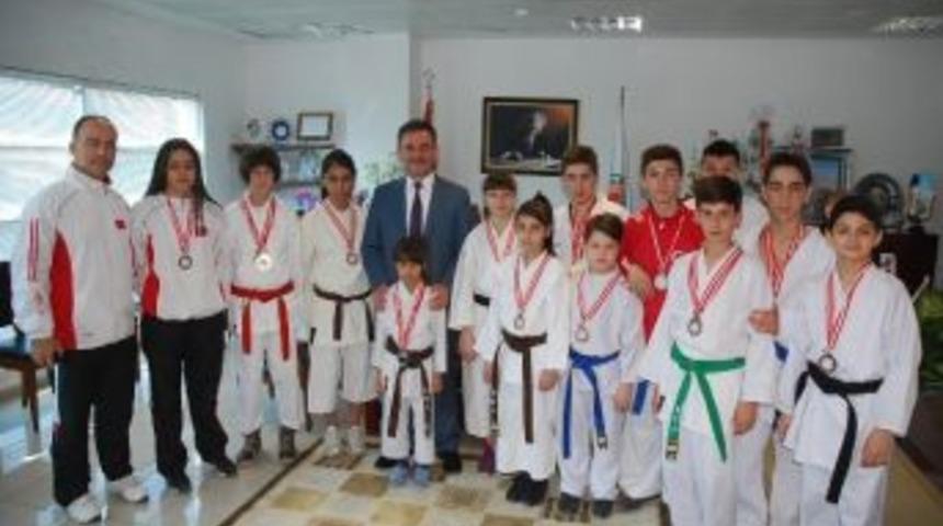 Madalyaya Doymadılar