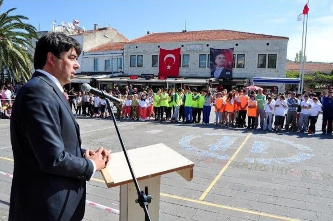 Fo&ccedil;a'da 23 Nisan Coşkusu Erken Başladı