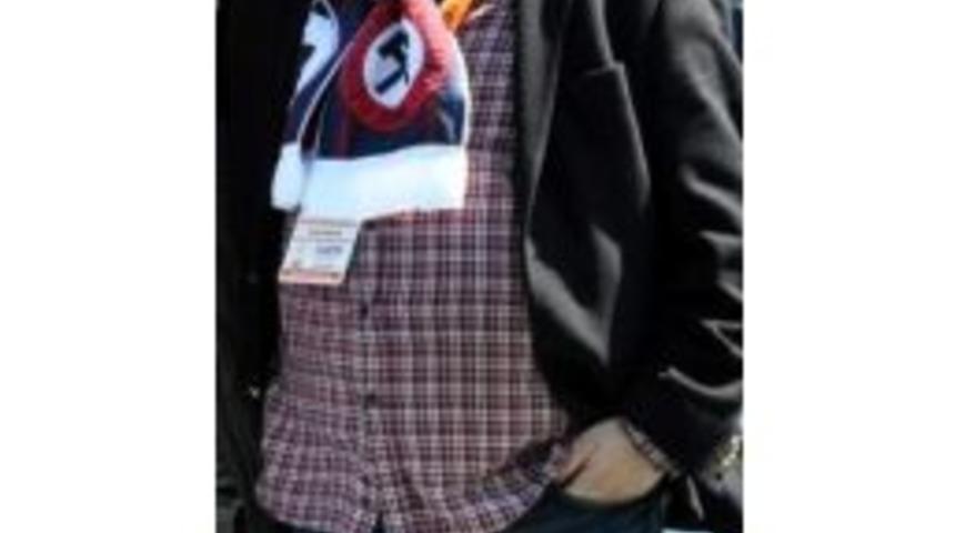 Caner, Destek İstedi