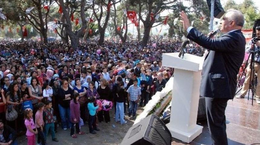 Erdemli Belediye Meydanı&rsquo;nın A&ccedil;ılışı &Ccedil;amlıkta Yapıldı