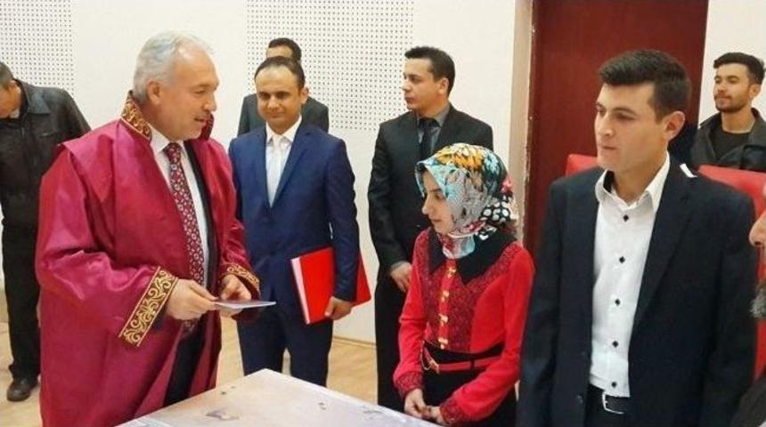 Başkan Kamil Sara&ccedil;oğlu, Hem Adı Hem De Soyadı Aynı Olan Gencin Nikahını Kıydı