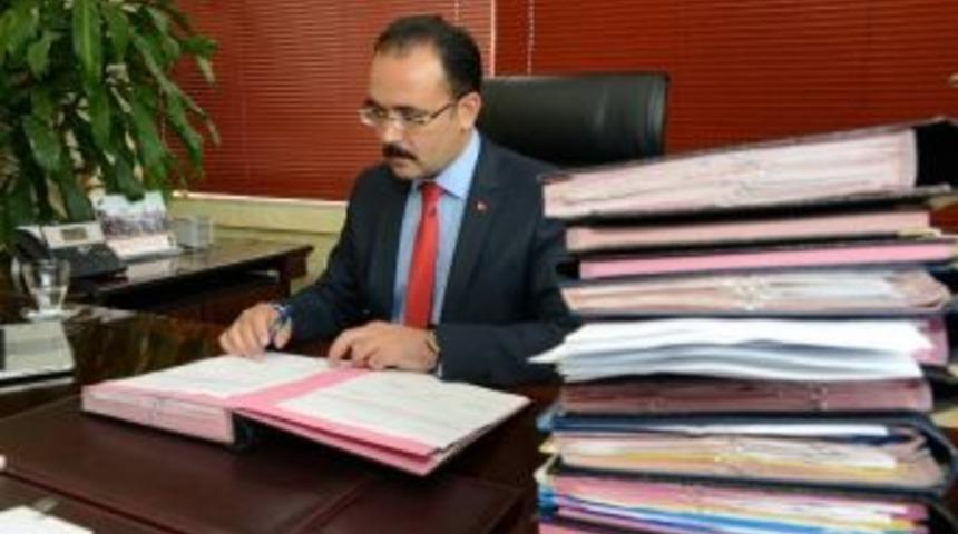 Uşak'ta Başkan Cahan, Kolları Sıvadı