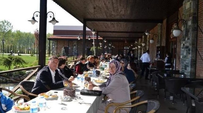 Yeni Başkan Personeli İle Kahvaltıda Buluştu