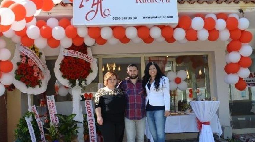 Kuşadası&rsquo;nda Pia Kuaf&ouml;r&rsquo;&uuml;n A&ccedil;ılış T&ouml;reni Yapıldı