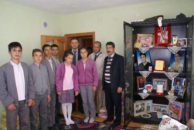Şehit D&uuml;şt&uuml;ğ&uuml; G&uuml;n&uuml; Unutmadılar 1