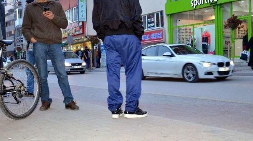 &Ccedil;&ouml;pteki Kol &Ccedil;antası Bomba Paniği Yaşattı