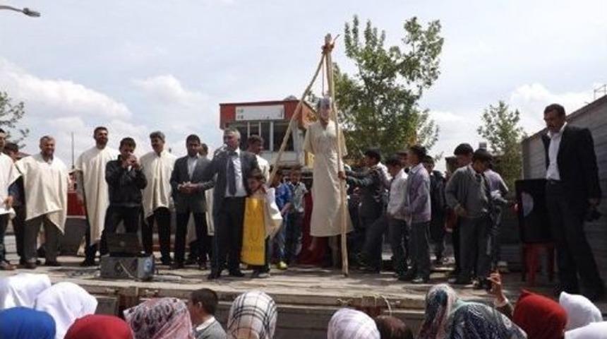 İdam Kararlarına Kızıp, Sisi'yi Temsili Olarak İdam Ettiler