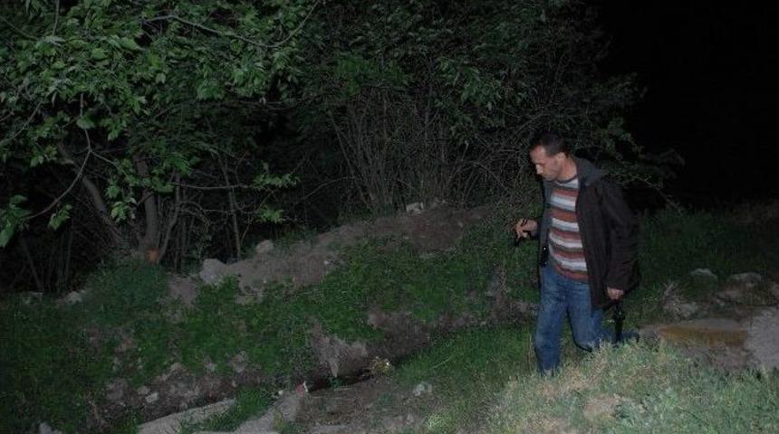 &ldquo;&ccedil;ocuk Dere Yatağına G&ouml;t&uuml;r&uuml;ld&uuml;&rdquo; İhbarı Polisi Alarma Ge&ccedil;irdi