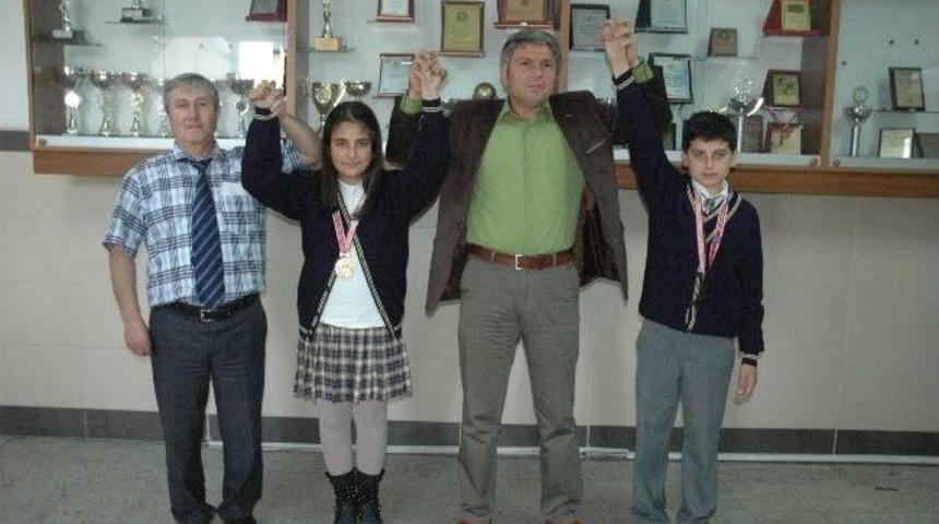 Atat&uuml;rk Ortaokulu &Ouml;ğrencileri 23 Nisan Satran&ccedil; Şampiyonu Oldu