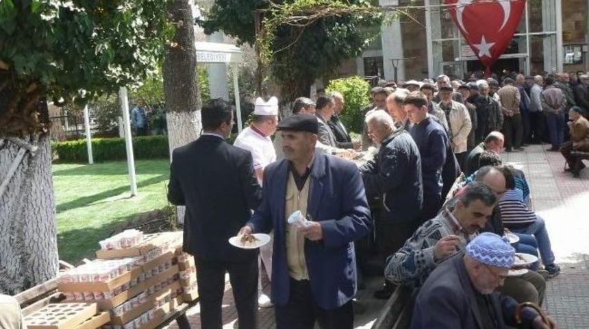 Boz&uuml;y&uuml;k&rsquo;te Kutlu Doğum Aşı Dağıtıldı