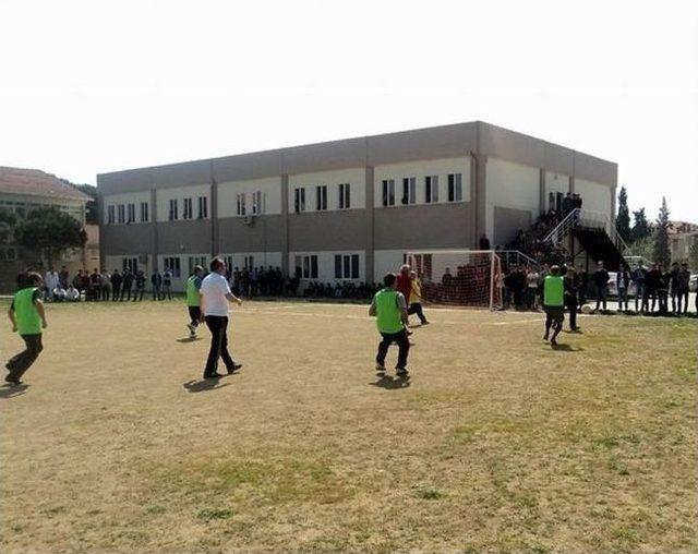 Kırk Yaş Ve Üzeri Öğretmenler Sahada Ter Döktü 1