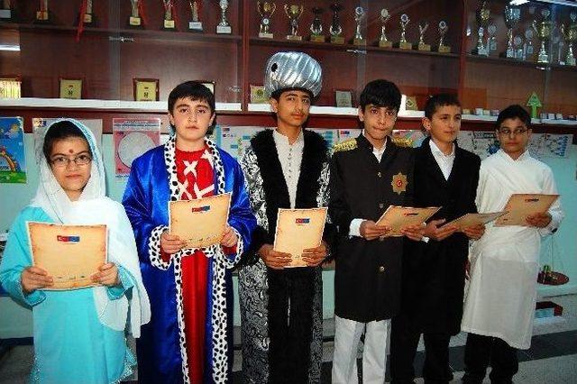 Demokrasi’nin Materyal Sergisi Açıldı 1