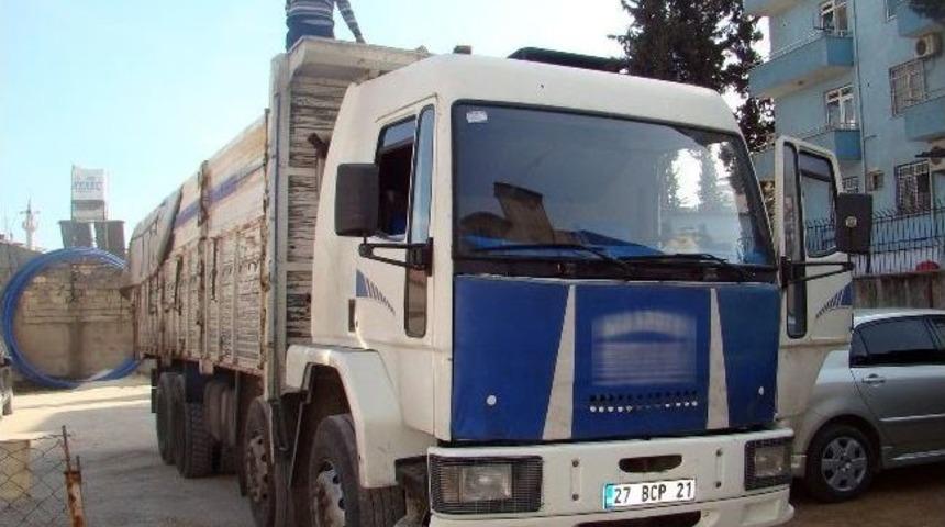 Kamyondaki Depodan 18 Ton Ka&ccedil;ak Akaryakıt &Ccedil;ıktı