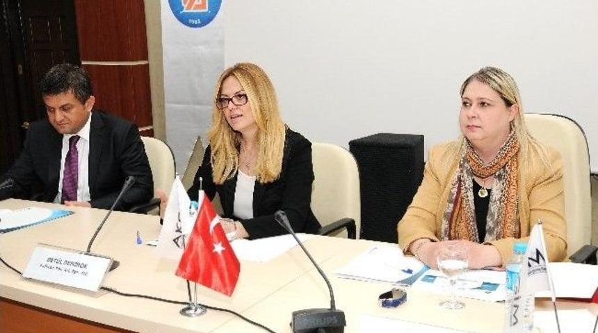 A&uuml; &Ouml;ğrencilerine &ldquo;insan Kaynakları Ve Girişimcilik&rdquo; Konulu Seminer Verildi