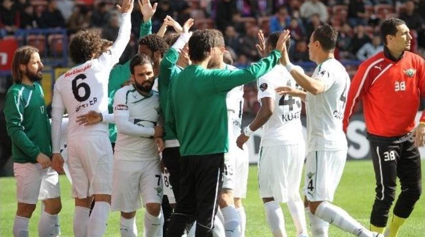 Akhisar Belediyespor&rsquo;da Y&uuml;zler G&uuml;l&uuml;yor