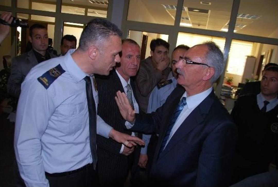 Aydın B&uuml;y&uuml;kşehir Belediye Meclisi&rsquo;nde Muhalif &Uuml;yelere Toplantı Şoku