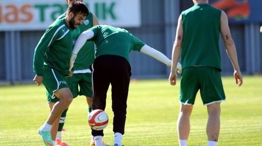 Bursaspor'da Galatasaray Ma&ccedil;ı Hazırlıkları S&uuml;r&uuml;yor