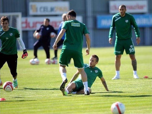 Bursaspor'da Galatasaray Maçı Hazırlıkları Sürüyor