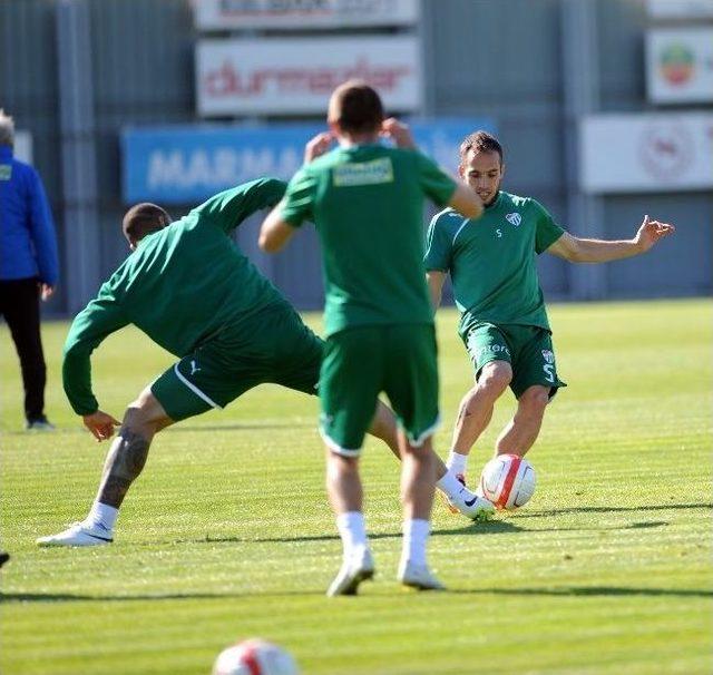 Bursaspor'da Galatasaray Maçı Hazırlıkları Sürüyor