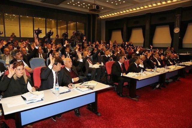 Büyükşehir Belediye Meclisi Seçimle Başladı