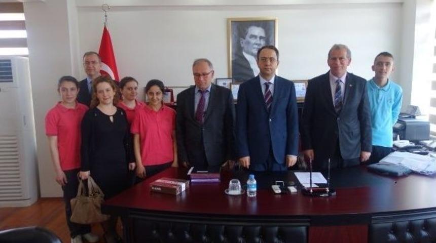 Proje Kapsamında Stockholm'a Giden &Ouml;ğrenciler Kaymakam Metin Kubilay&rsquo;ı Ziyaret Etti