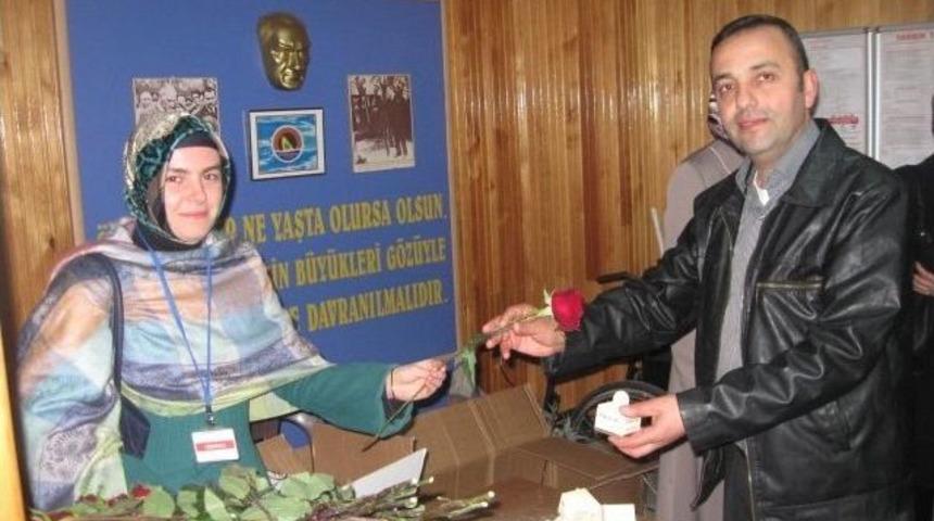 Afyonkarahisar&rsquo;da &lsquo;40 Hadis Ezberleme&rsquo; Yarışmasında Dereceye Giren &Ouml;ğrenciler &Ouml;d&uuml;llendirildi