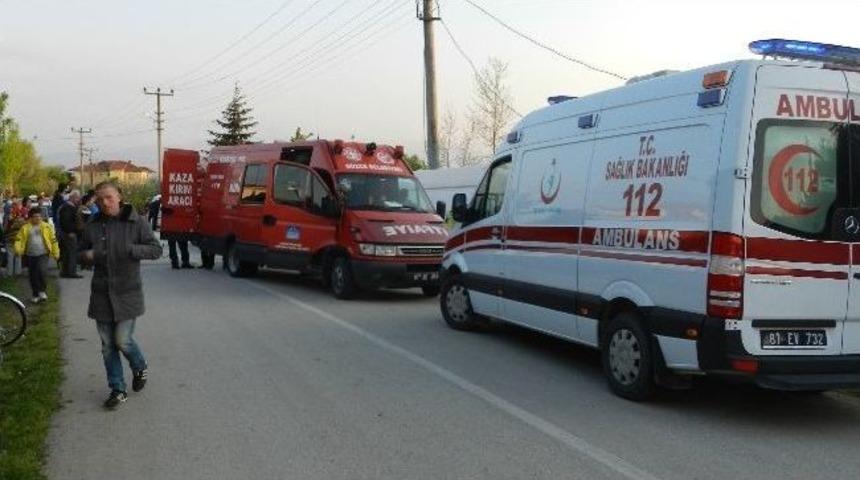 D&uuml;zce&rsquo;de Trafik Kazası: 2 Yaralı