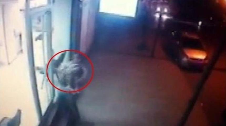 Maganda Kurşununa Hedef Olan Minik Ece G&uuml;venlik Kamerasında