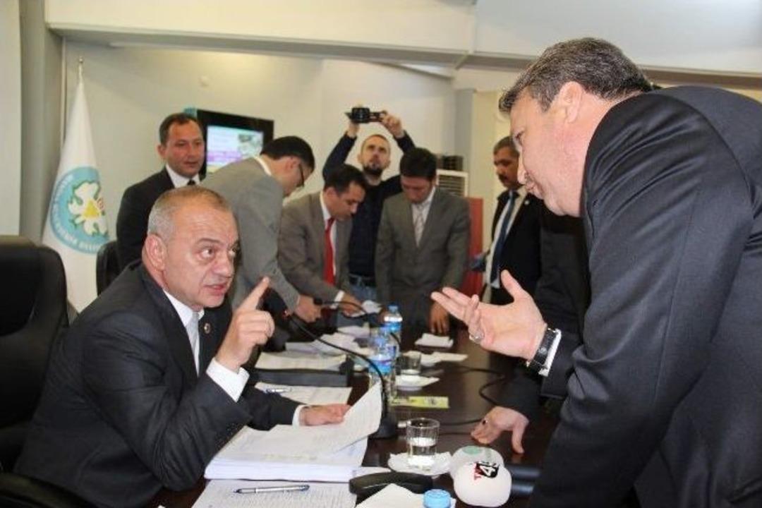 Meclis'te &lsquo;akp&rsquo; Gerginliği