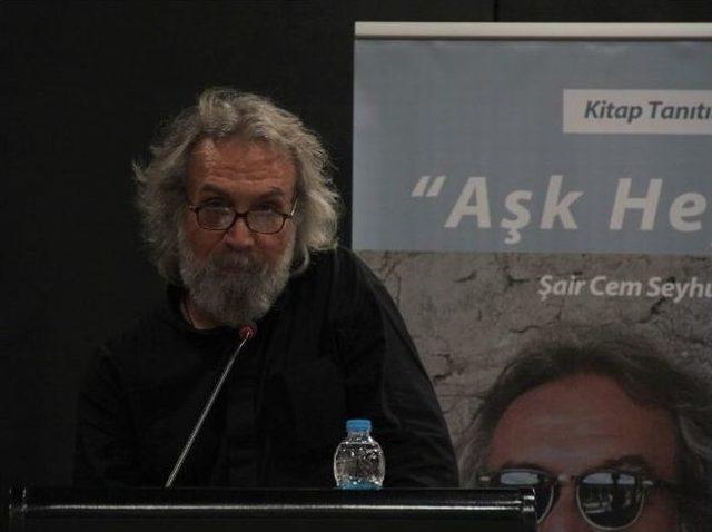 İzmirli Şair &Uuml;nbay, Son Kitabını Tanıttı 1