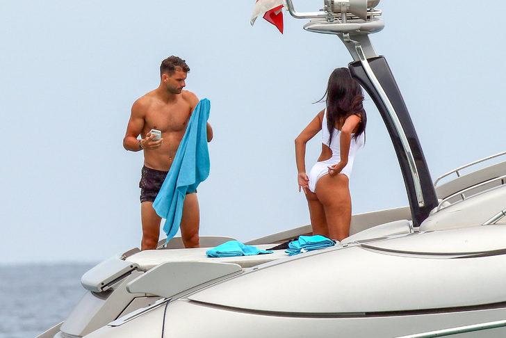 Teknede duş anları olay oldu G1