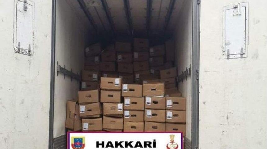 Jandarmadan Ka&ccedil;ak Et Ve Sigara Operasyonu