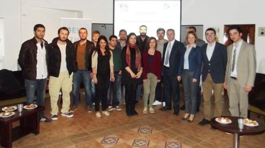 Gen&ccedil;lik Projeleri İ&ccedil;in Toplandılar