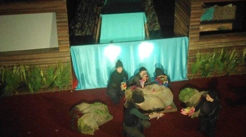 Minik &Ouml;ğrenciler Tiyatro İle Buluştu