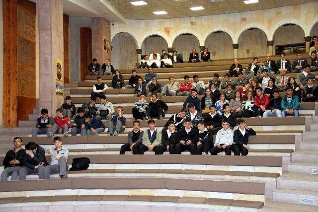 Turizm Haftası Açılış Programına Protokol Üyeleri Ve Öğrenciler Katıldı 1