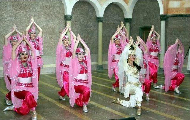 Turizm Haftası Açılış Programına Protokol Üyeleri Ve Öğrenciler Katıldı 2