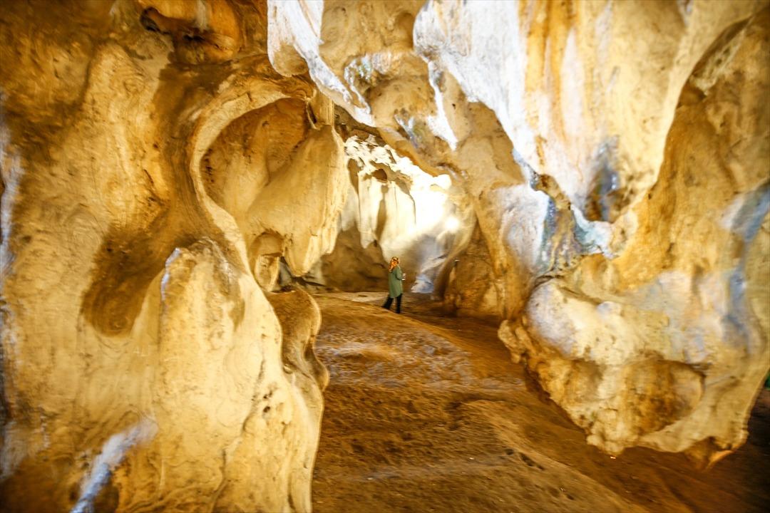 T&uuml;rkiye'de tek! Karain Mağarası'na yeni dokunuş