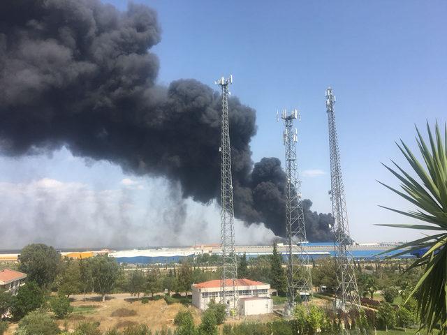Antalya OSB'de yangın (1)