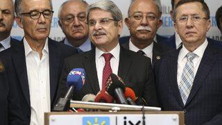 İYİ Parti Sözcüsü Aytun Çıray'ın basın toplantısındaki bu anlar tarihe geçer!