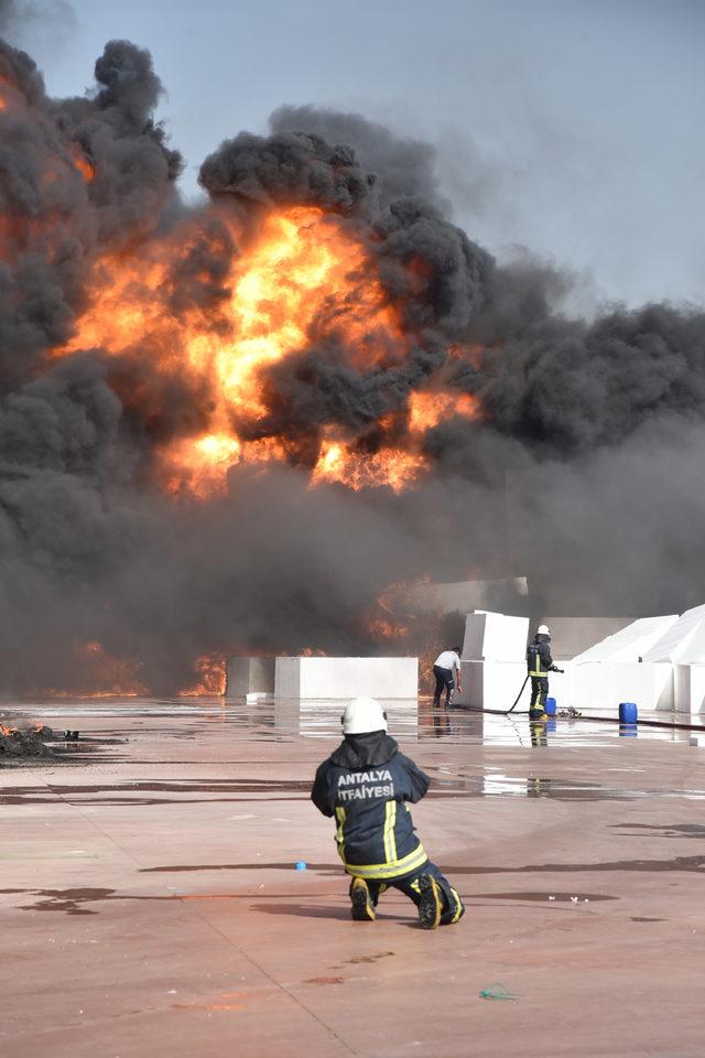 Antalya OSB'de izolasyon malzemesi fabrikasında yangın (2) - Yeniden