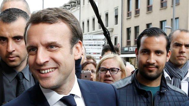 Fransız Meclisi İki Gensoru Önergesini Reddetti