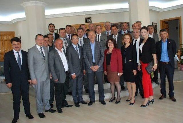 Didim Ak Parti’den Başkan Atabay’a Tebrik Ziyareti