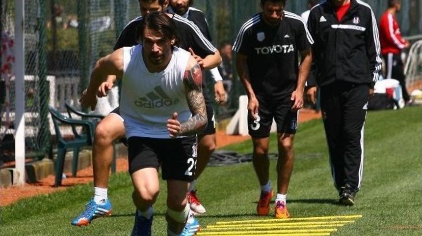 Beşiktaş, Fenerbah&ccedil;e Derbisinin Hazırlıklarını S&uuml;rd&uuml;rd&uuml;