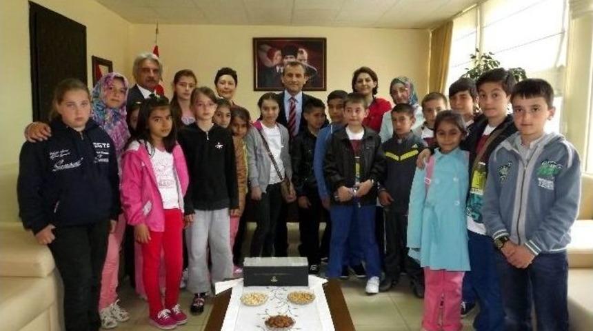 Yetim Ve &Ouml;ks&uuml;z &Ouml;ğrenciler Gaziantep&rsquo;e Uğurlandı