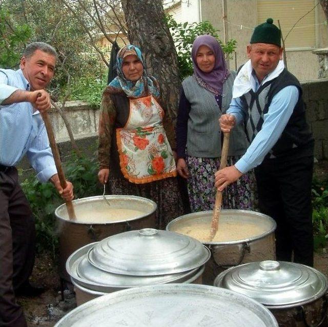 Harç Mikseriyle Keşkek Yapıyorlar