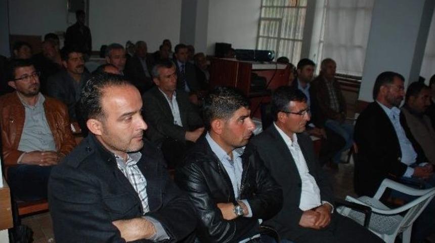 Kahta İl&ccedil;esi Ziraat Odasında Badem &Uuml;reticilerine Bilgi Verildi