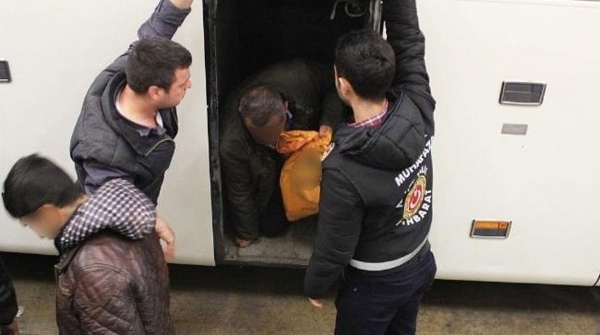 Kapıkule'de Otob&uuml;s&uuml;n Bagajından 9 Ka&ccedil;ak &Ccedil;ıktı