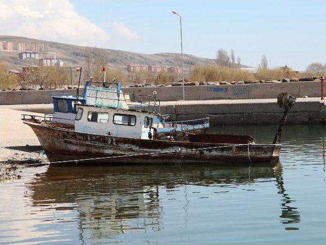 Van Gölü’nde Avlanma Yasağı Başladı 2